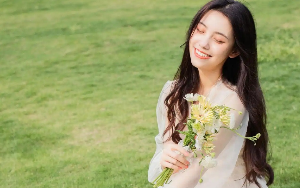 温柔干净的游戏id女：简短好听（浅夏时光）